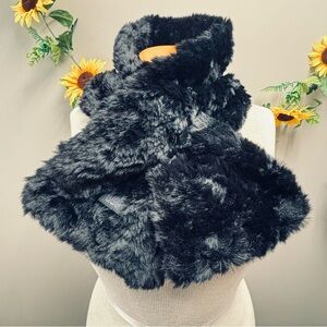 UGG Women's Faux Fur Pull Through Luxurious Scarf Black